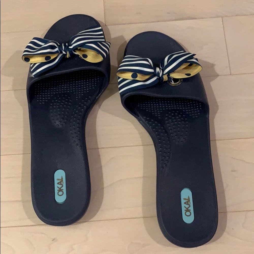 Size 8 OKAL slip-on Spa flip-flops